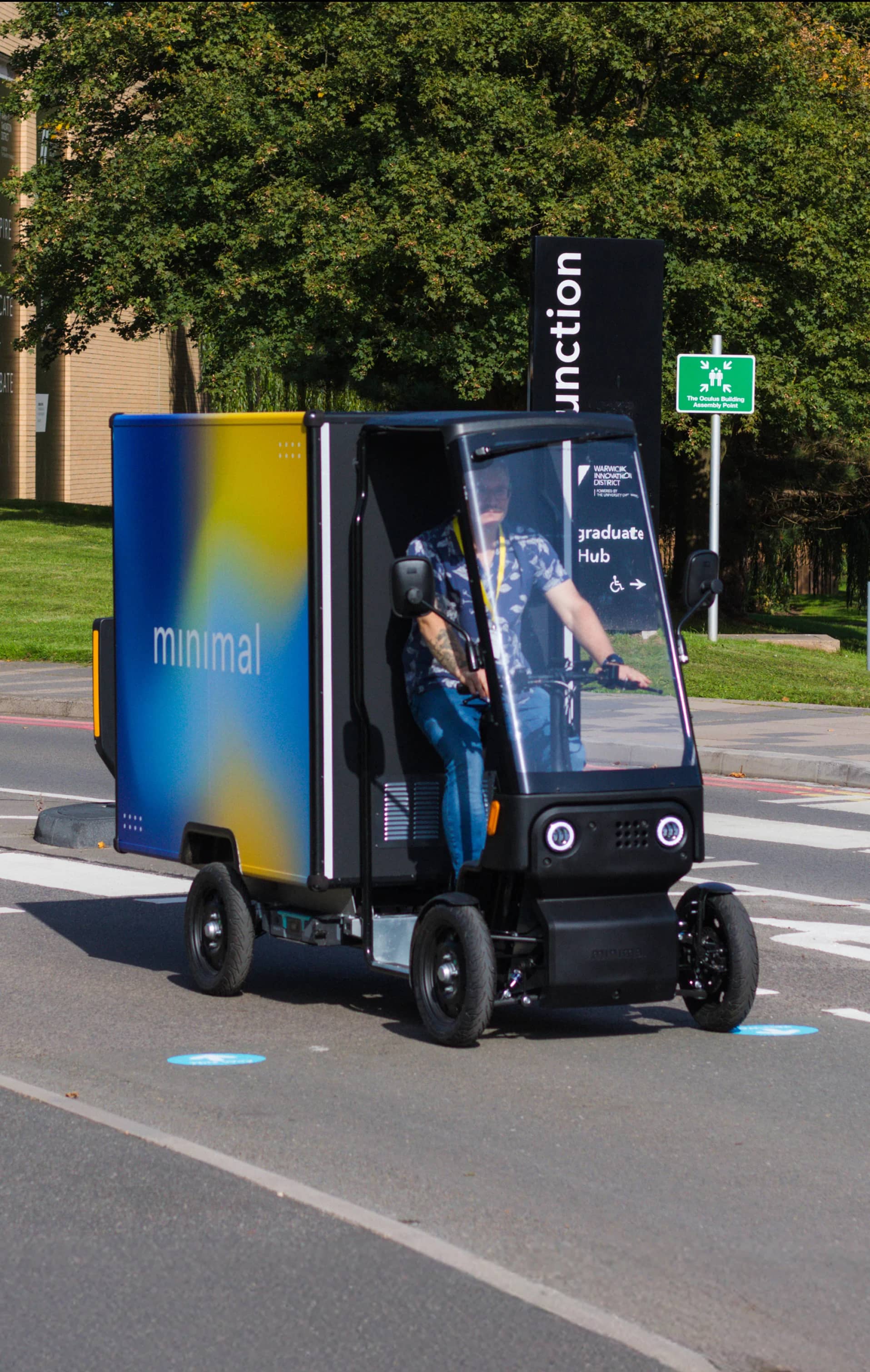 Minimal cargo bike hero image for mobile at a city logistics event